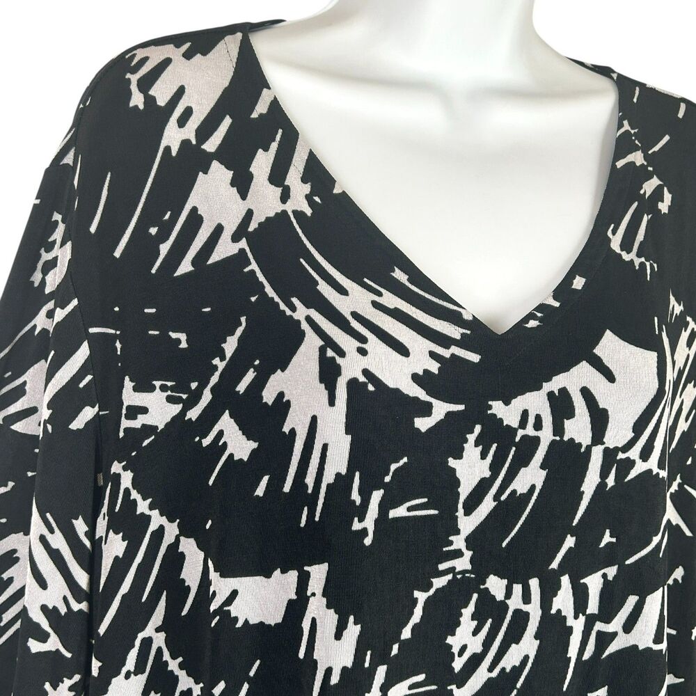 Chicos Travelers Slinky Knit Tunic Top Chico's Size 4 XXL Black Gray Tab Sleeve - Picture 3 of 8